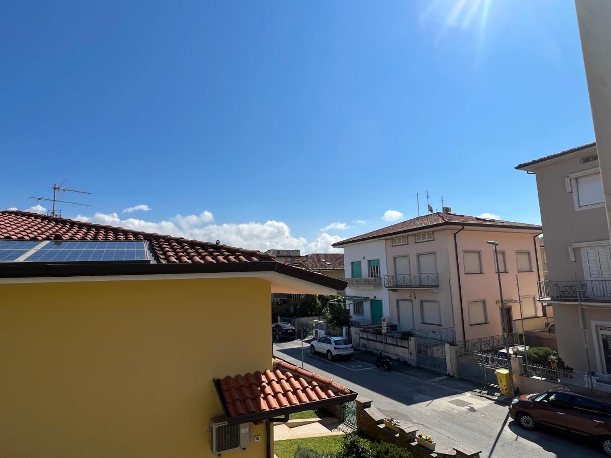 Villa Sophia Mare 1 Lido di Camaiore Kültér fotó